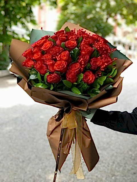 İthal uzun boylu güller