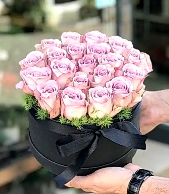 Kutuda renkli güller